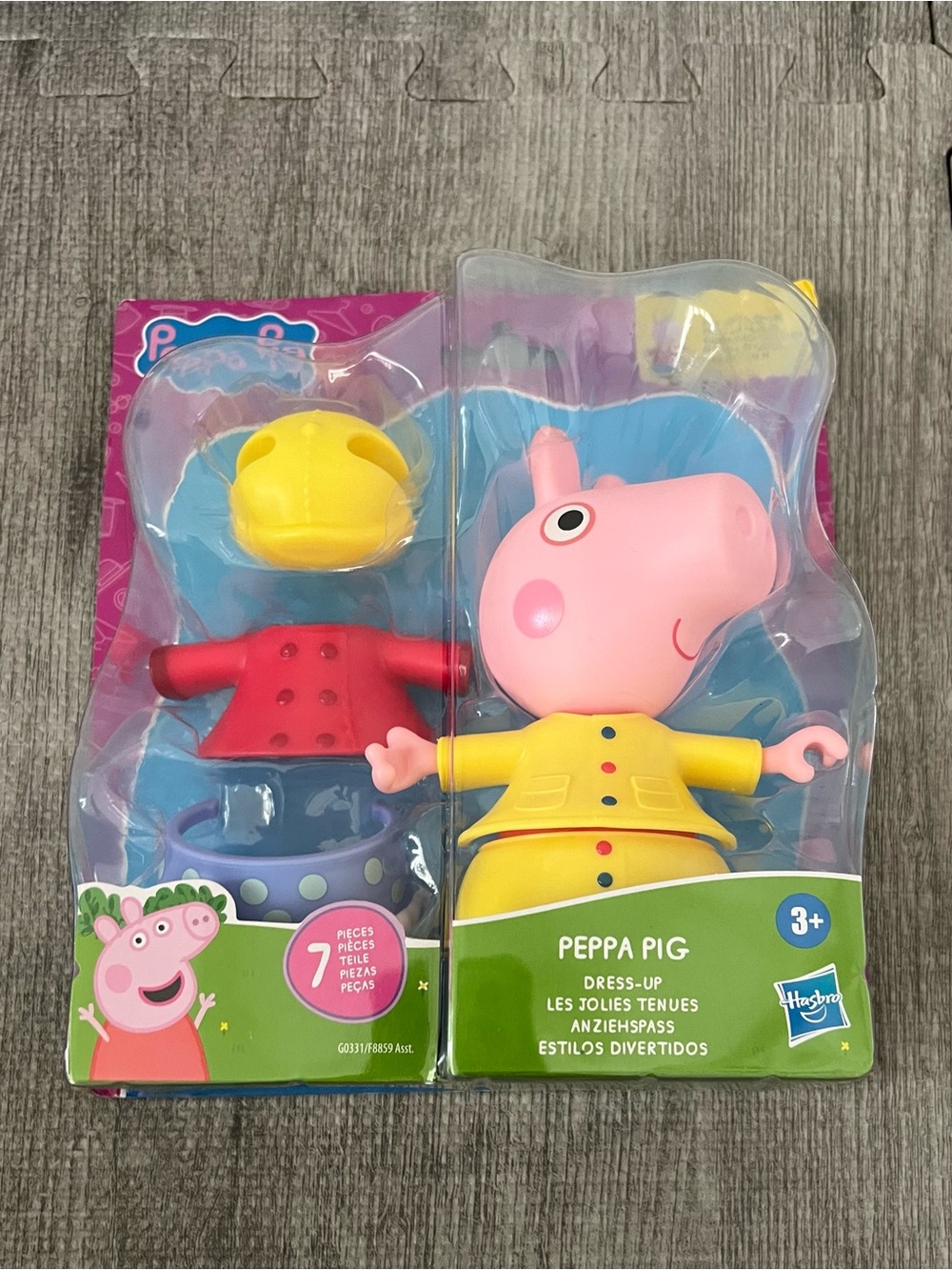 Hasbro Peppa Pig Dress-Up Mix & Match 4" Fashion Doll 7pc Set Ages 3+ G0331